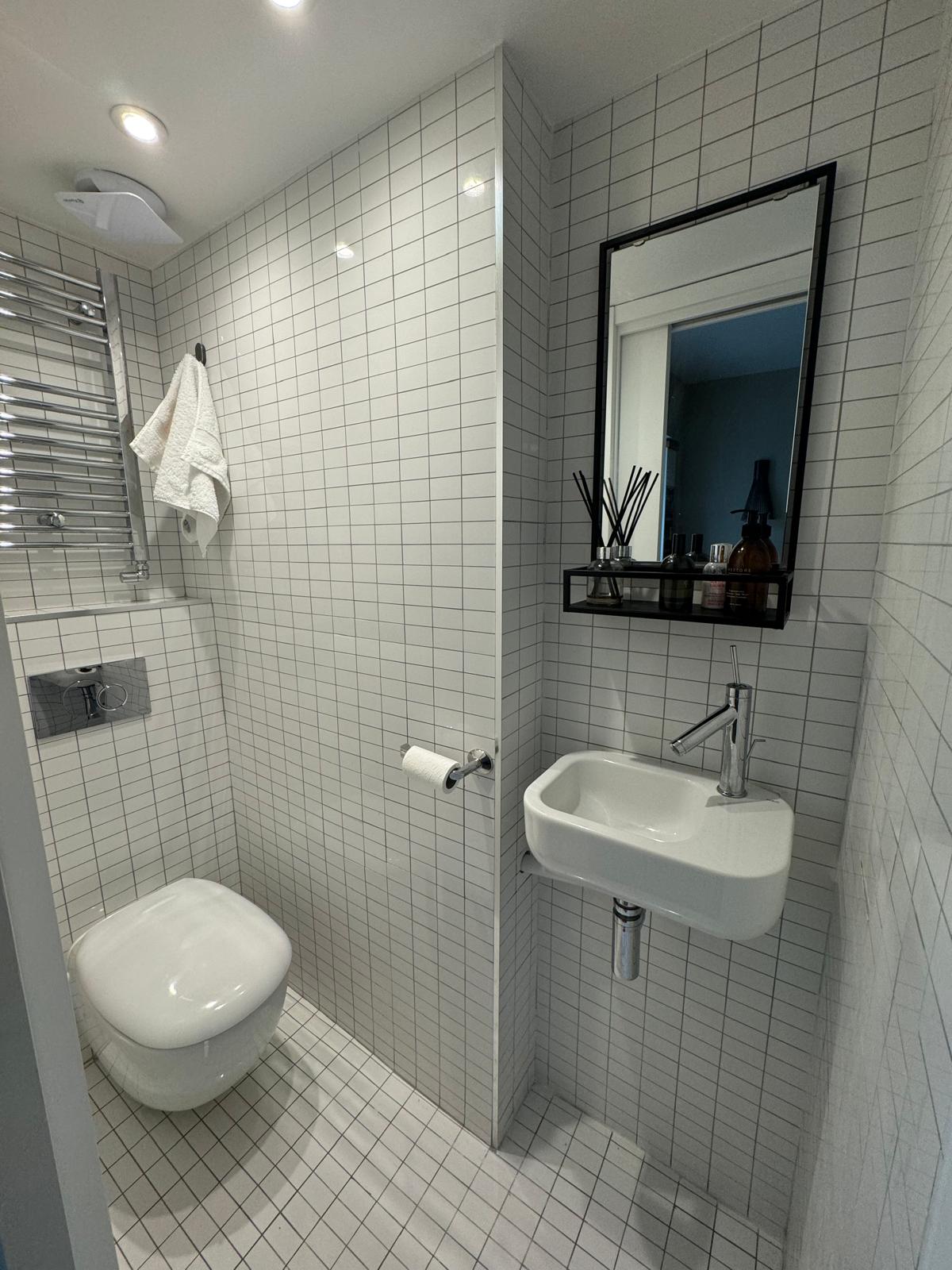 Bathroom 12